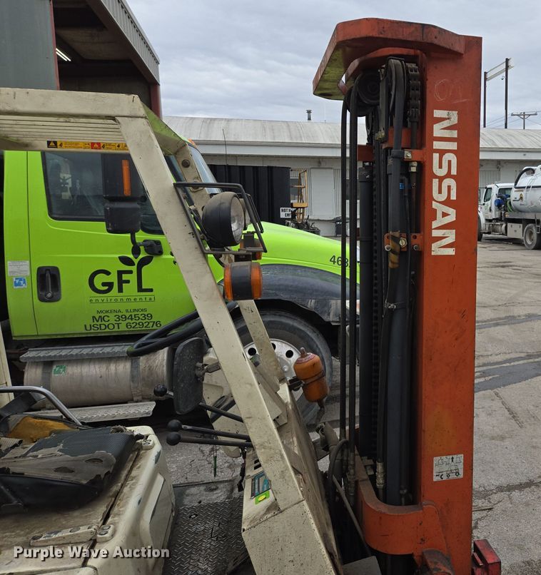 image for item EQ3954 Nissan CRGH02F35V forklift