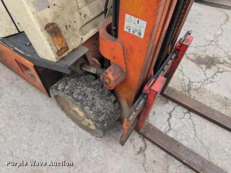 image for item EQ3954 Nissan CRGH02F35V forklift