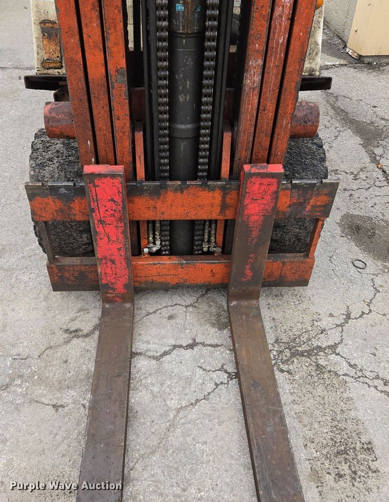 image for item EQ3954 Nissan CRGH02F35V forklift