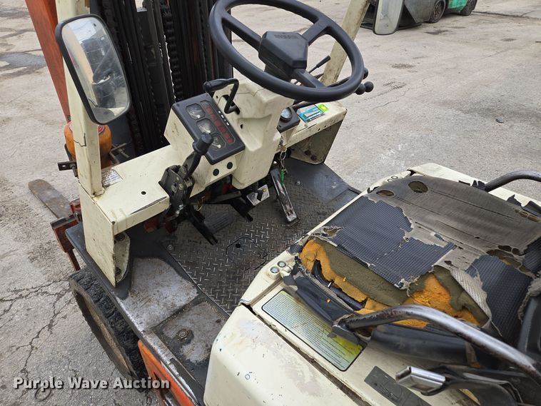 image for item EQ3954 Nissan CRGH02F35V forklift