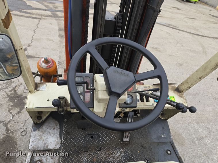 image for item EQ3954 Nissan CRGH02F35V forklift