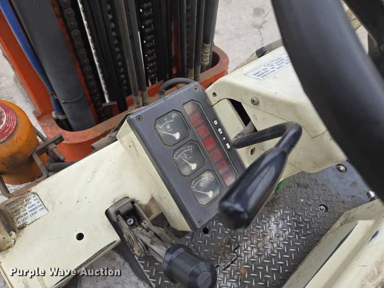 image for item EQ3954 Nissan CRGH02F35V forklift