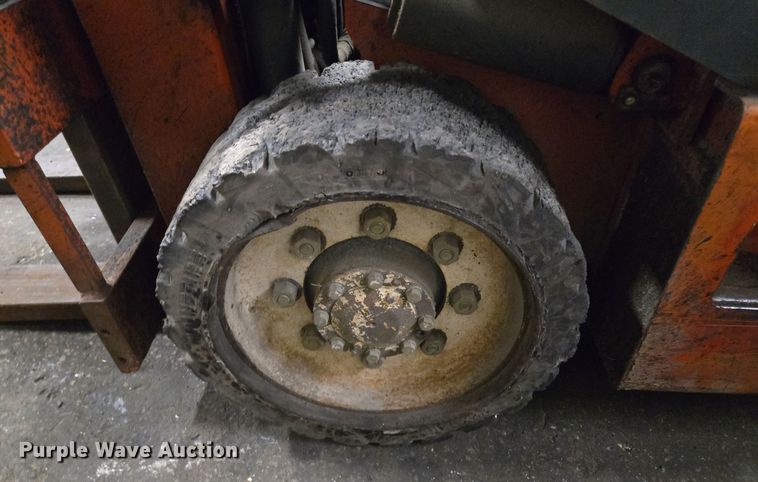 image for item EQ3954 Nissan CRGH02F35V forklift