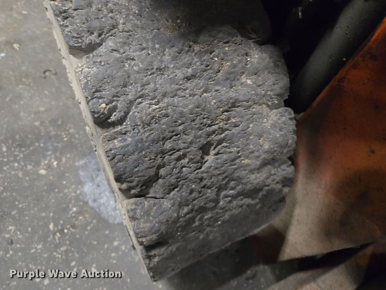 image for item EQ3954 Nissan CRGH02F35V forklift