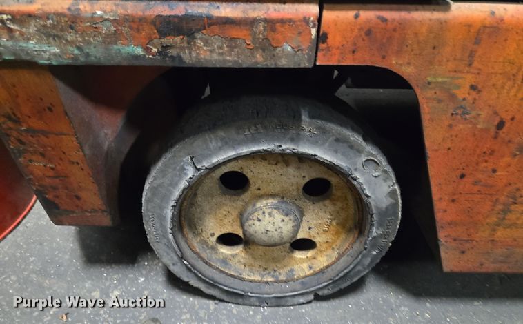 image for item EQ3954 Nissan CRGH02F35V forklift