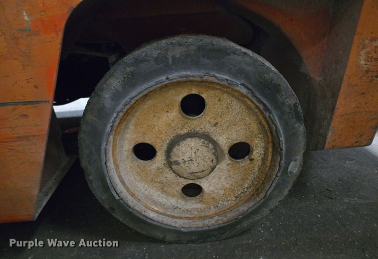 image for item EQ3954 Nissan CRGH02F35V forklift