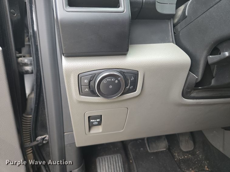 image for item EQ3955 2018 Ford F150 SuperCrew pickup truck