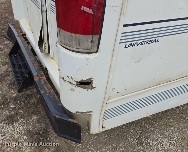 image for item EQ3957 2001 Ford  E450 Super Duty shuttle bus