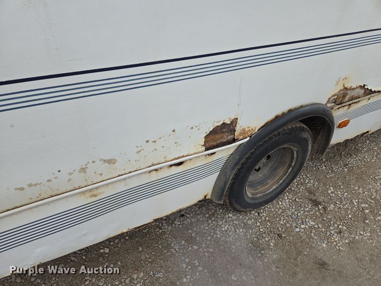 image for item EQ3957 2001 Ford  E450 Super Duty shuttle bus