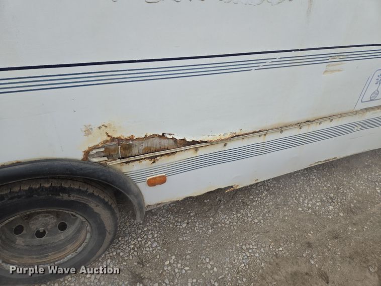 image for item EQ3957 2001 Ford  E450 Super Duty shuttle bus