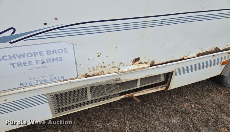 image for item EQ3957 2001 Ford  E450 Super Duty shuttle bus