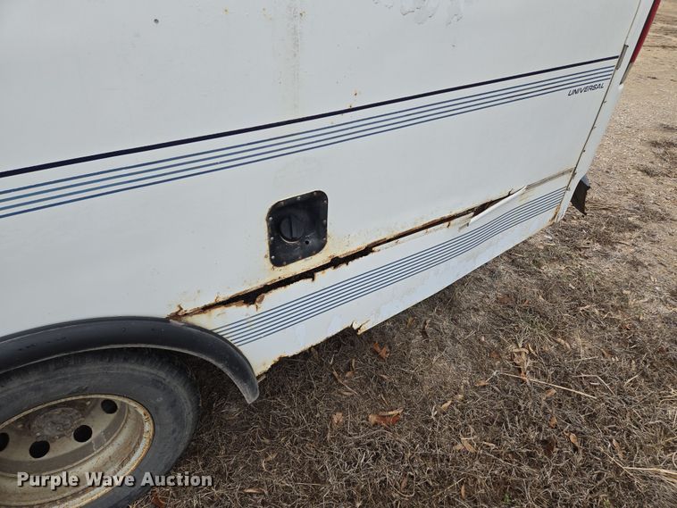 image for item EQ3957 2001 Ford  E450 Super Duty shuttle bus