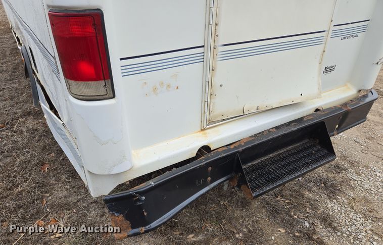 image for item EQ3957 2001 Ford  E450 Super Duty shuttle bus