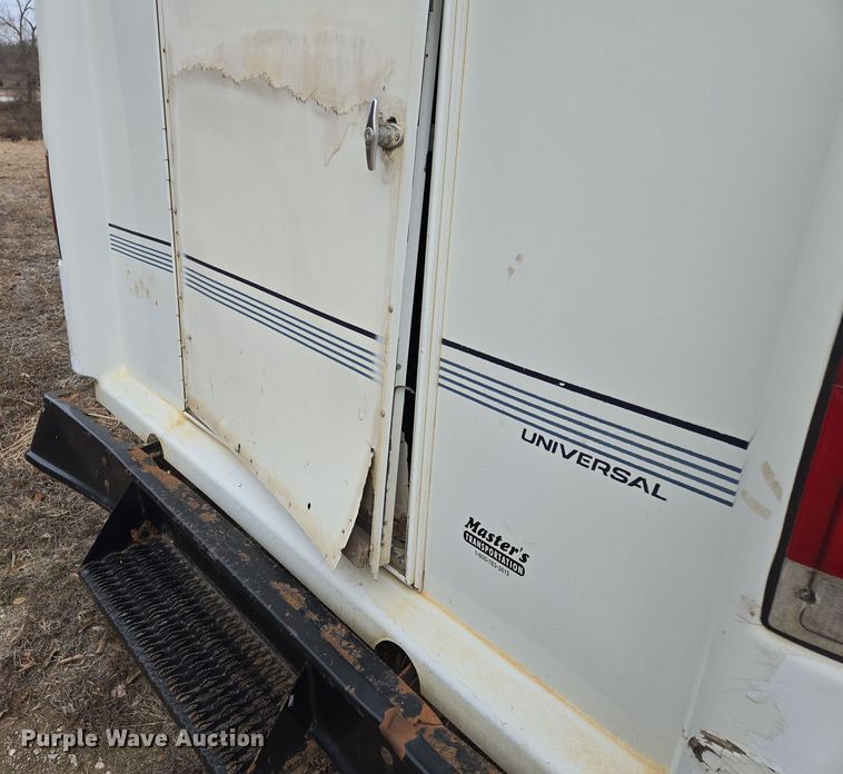 image for item EQ3957 2001 Ford  E450 Super Duty shuttle bus