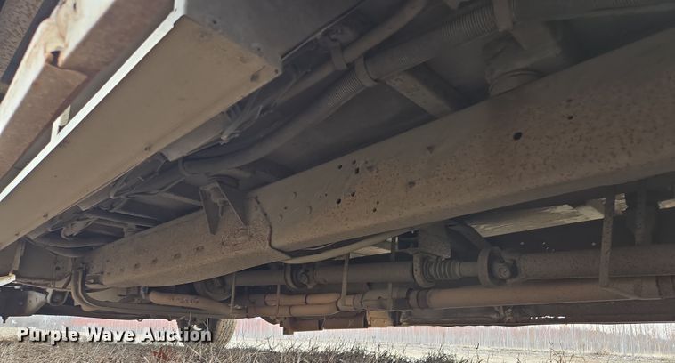 image for item EQ3957 2001 Ford  E450 Super Duty shuttle bus