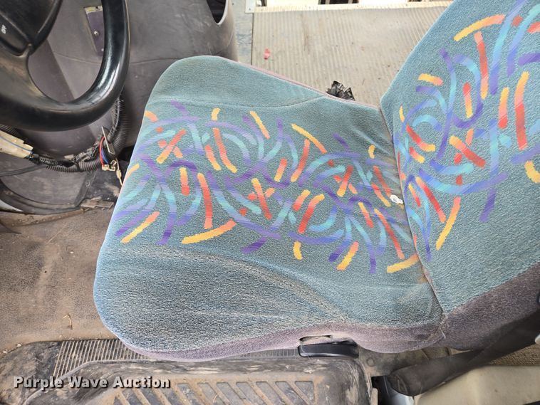 image for item EQ3957 2001 Ford  E450 Super Duty shuttle bus