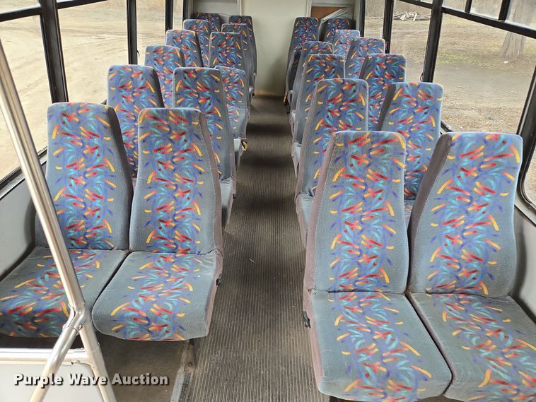 image for item EQ3957 2001 Ford  E450 Super Duty shuttle bus