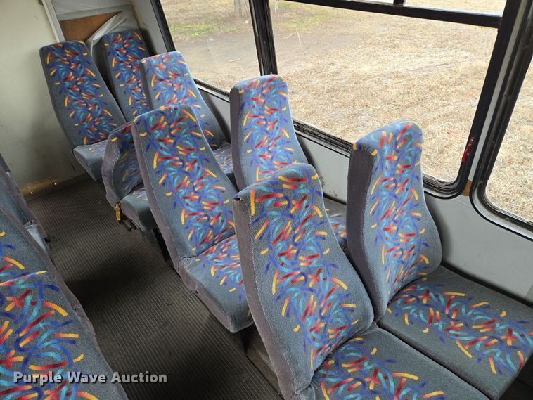 image for item EQ3957 2001 Ford  E450 Super Duty shuttle bus