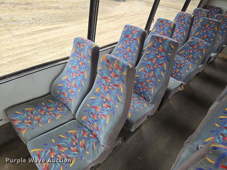 image for item EQ3957 2001 Ford  E450 Super Duty shuttle bus