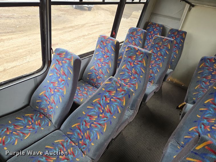 image for item EQ3957 2001 Ford  E450 Super Duty shuttle bus