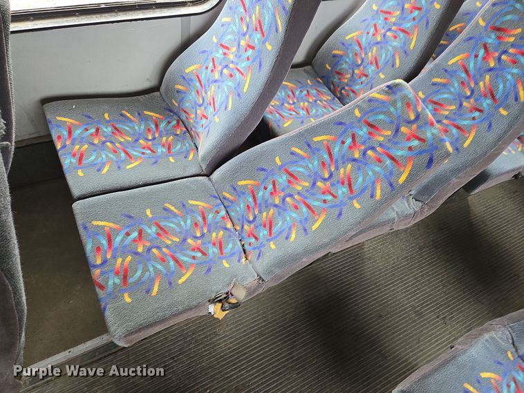 image for item EQ3957 2001 Ford  E450 Super Duty shuttle bus