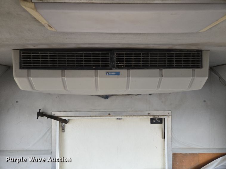 image for item EQ3957 2001 Ford  E450 Super Duty shuttle bus