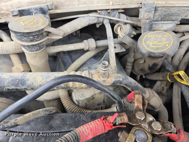 image for item EQ3957 2001 Ford  E450 Super Duty shuttle bus