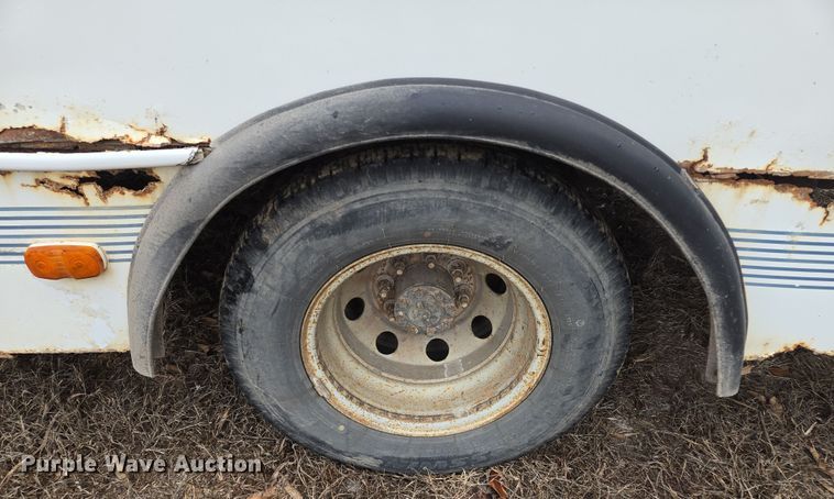 image for item EQ3957 2001 Ford  E450 Super Duty shuttle bus