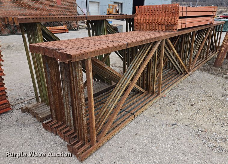 image for item EQ3962 Teardrop pallet racking 