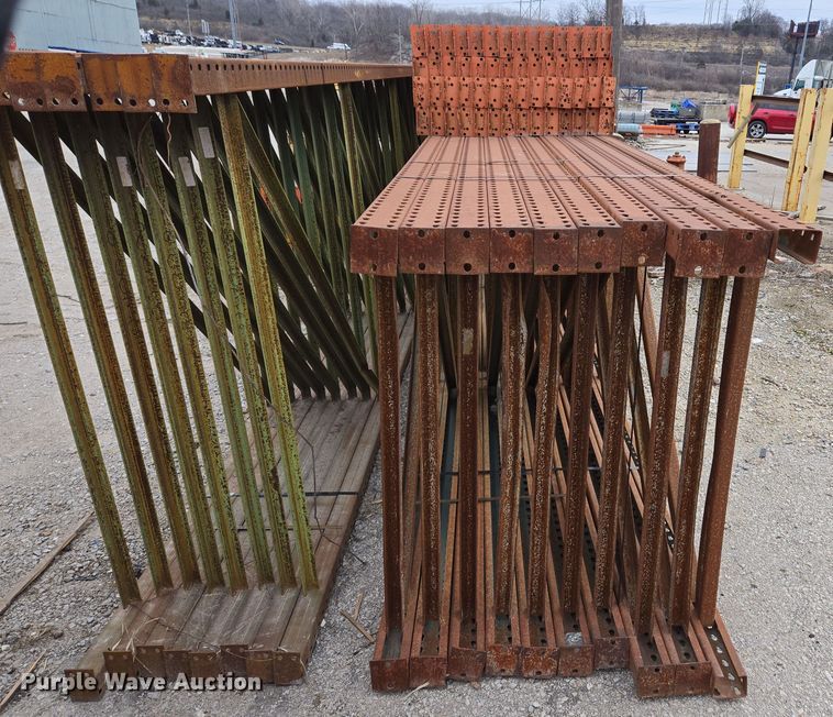 image for item EQ3962 Teardrop pallet racking 