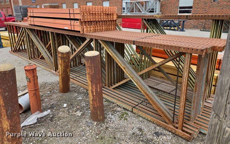 image for item EQ3962 Teardrop pallet racking 