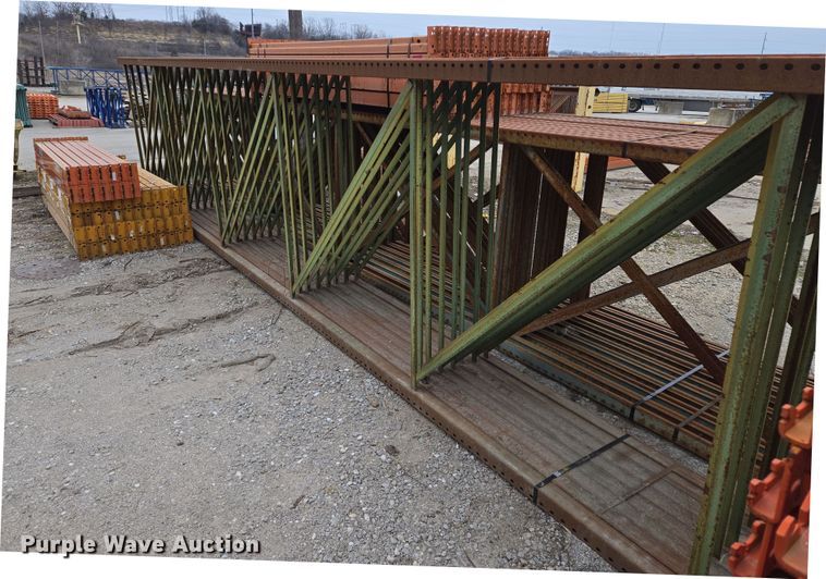 image for item EQ3963 Teardrop pallet racking 