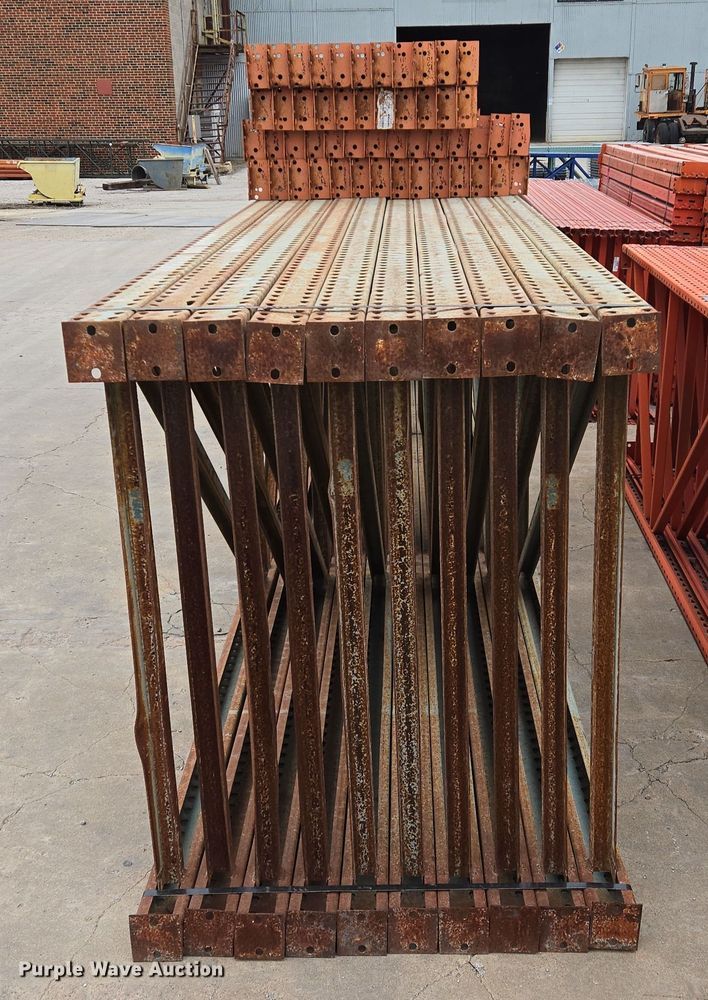 image for item EQ3967 Teardrop pallet racking