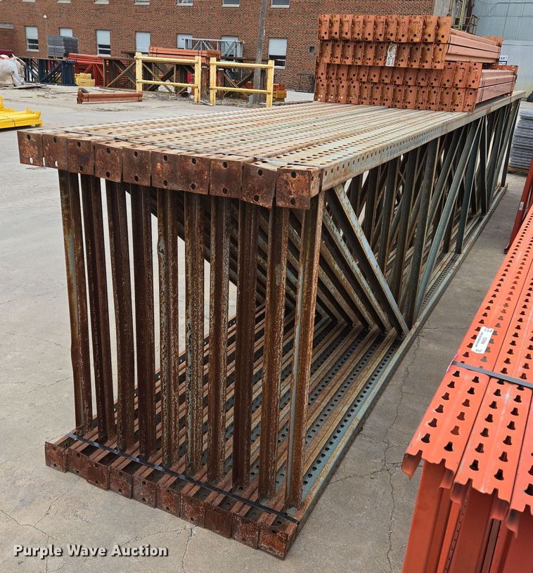 image for item EQ3967 Teardrop pallet racking