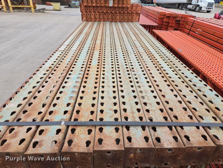 image for item EQ3967 Teardrop pallet racking