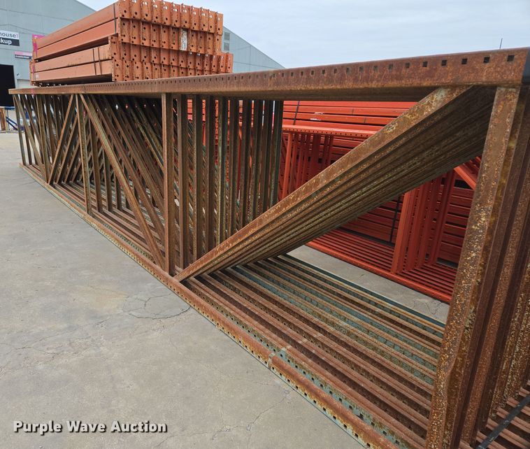 image for item EQ3967 Teardrop pallet racking