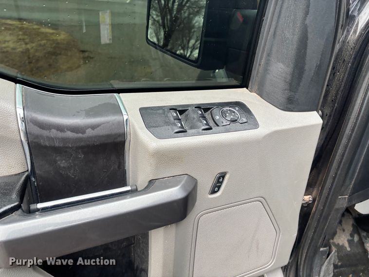 image for item ER1051 2019 Ford F150 SuperCrew pickup truck