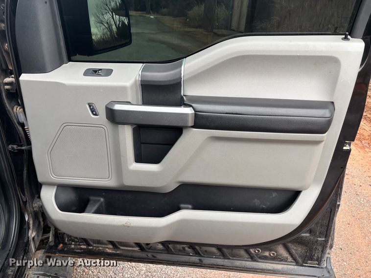 image for item ER1051 2019 Ford F150 SuperCrew pickup truck