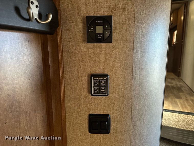 image for item ER4839 2016 Grand Design Reflection camper