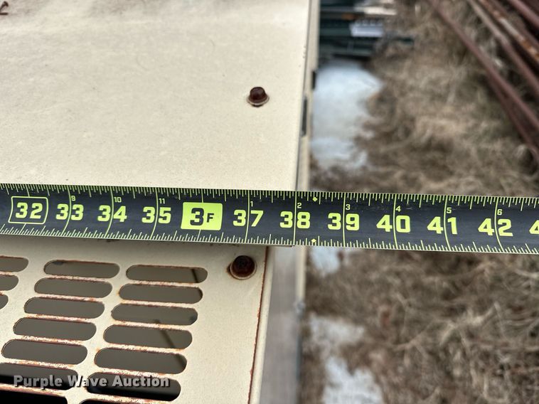 image for item ER4938 2000 Generac 2000 Series generator