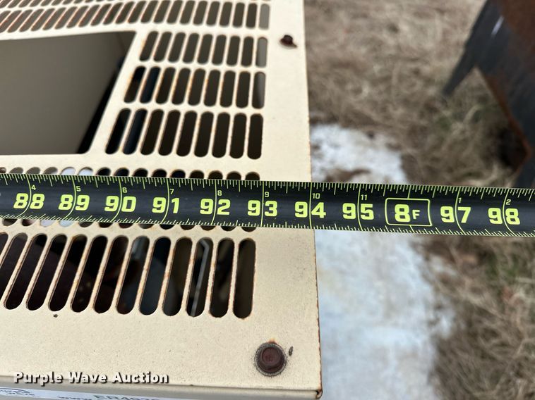 image for item ER4938 2000 Generac 2000 Series generator