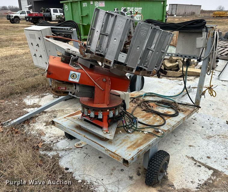 image for item ER4941 (2) Laporte clay target throwers