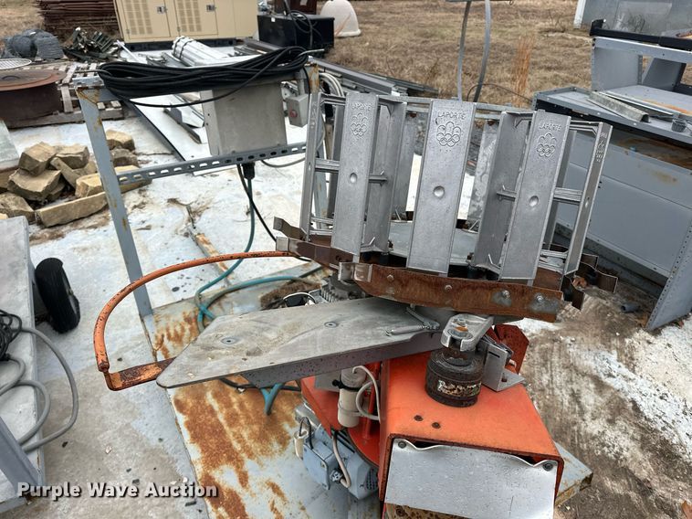 image for item ER4941 (2) Laporte clay target throwers