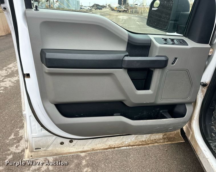 image for item ER4957 2019 Ford F150 SuperCrew pickup truck