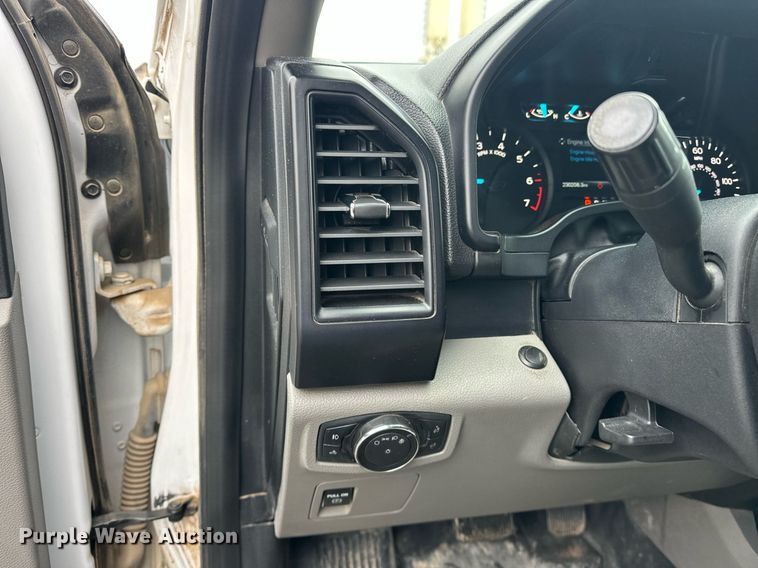 image for item ER4957 2019 Ford F150 SuperCrew pickup truck