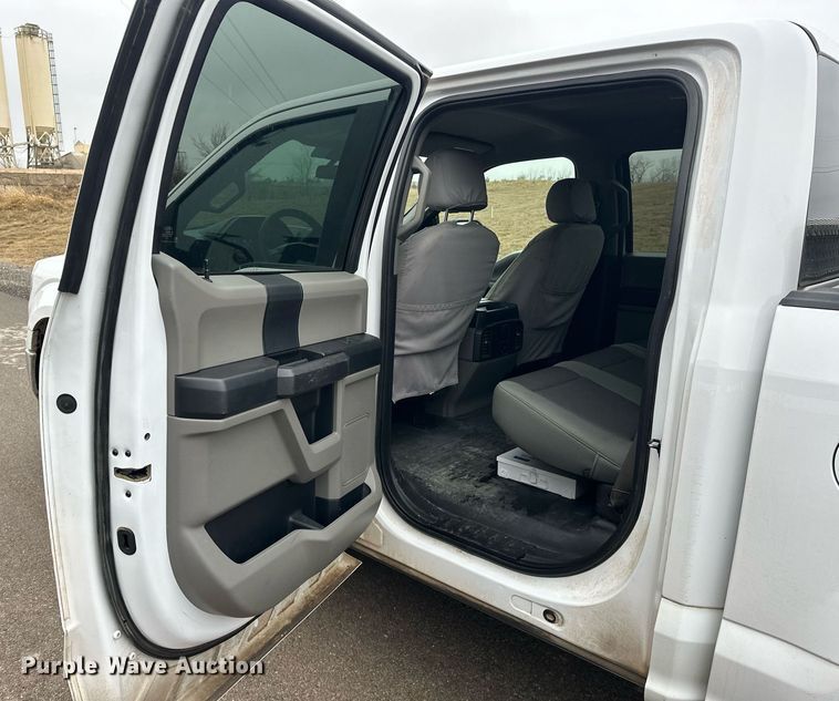 image for item ER4957 2019 Ford F150 SuperCrew pickup truck