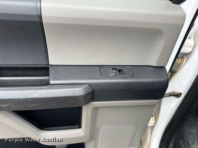 image for item ER4957 2019 Ford F150 SuperCrew pickup truck