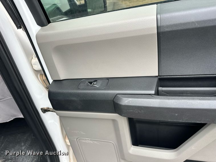 image for item ER4957 2019 Ford F150 SuperCrew pickup truck