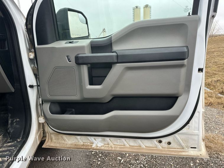 image for item ER4957 2019 Ford F150 SuperCrew pickup truck