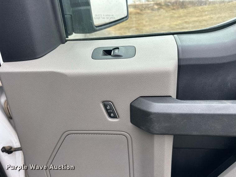 image for item ER4957 2019 Ford F150 SuperCrew pickup truck